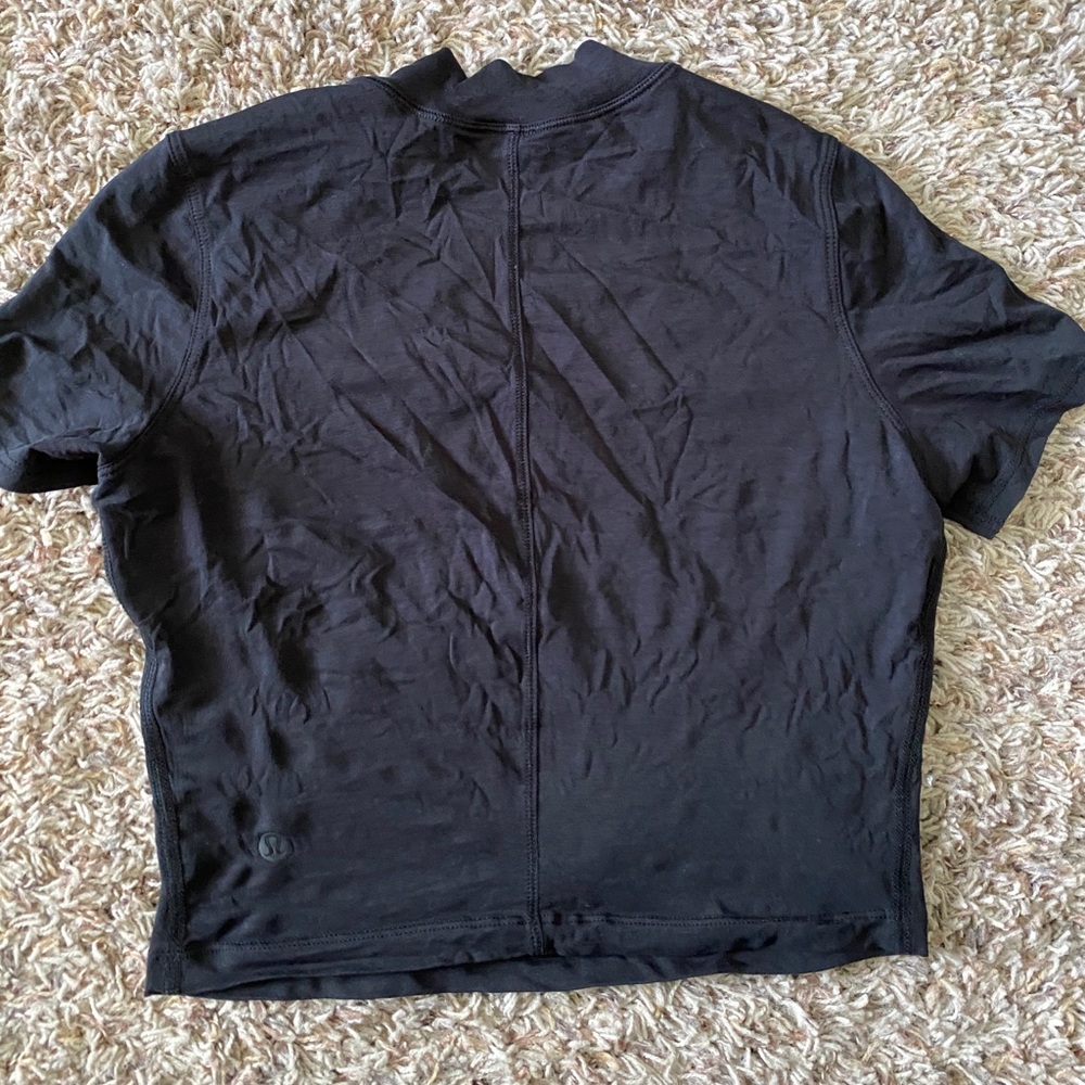 Lululemon top